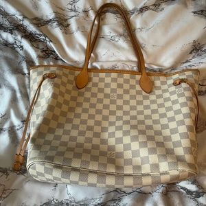 Neverfull MM Rose Ballantine. Good used condition.